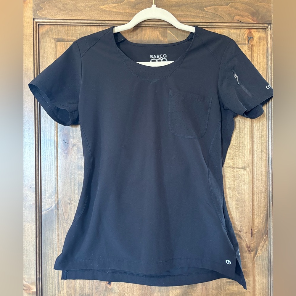 Barco One 2-Pocket Scoop Neck Scrub Top